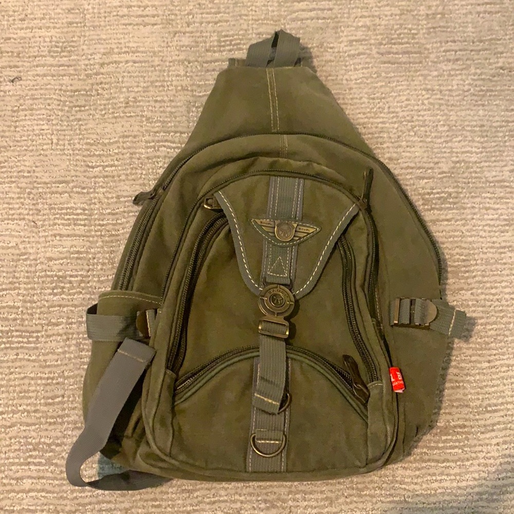 Green Cross-Body backpack 🎒